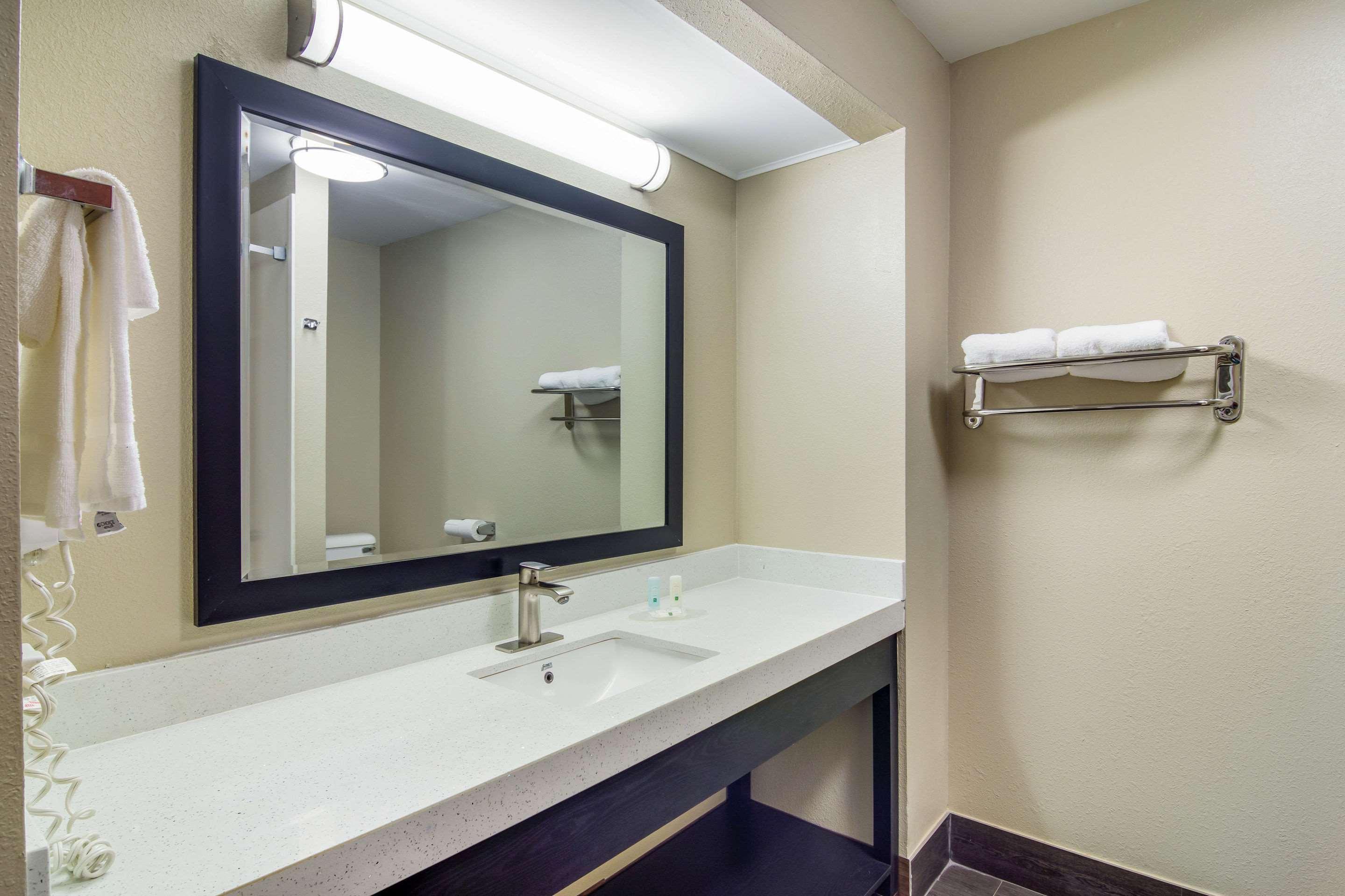 Quality Inn & Suites Canton, Ga Экстерьер фото