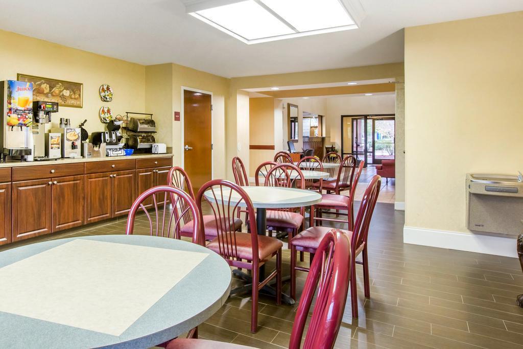 Quality Inn & Suites Canton, Ga Экстерьер фото